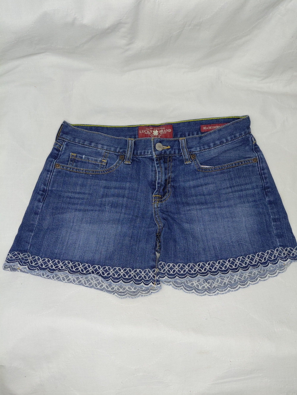 Lucky Brand Navy Denim Shorts with White Lace Trim Sz 2/26